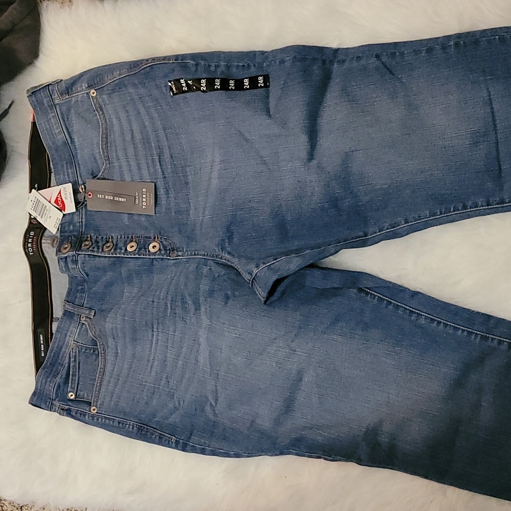 Torrid denim sky high skinny size 24r, new with tags